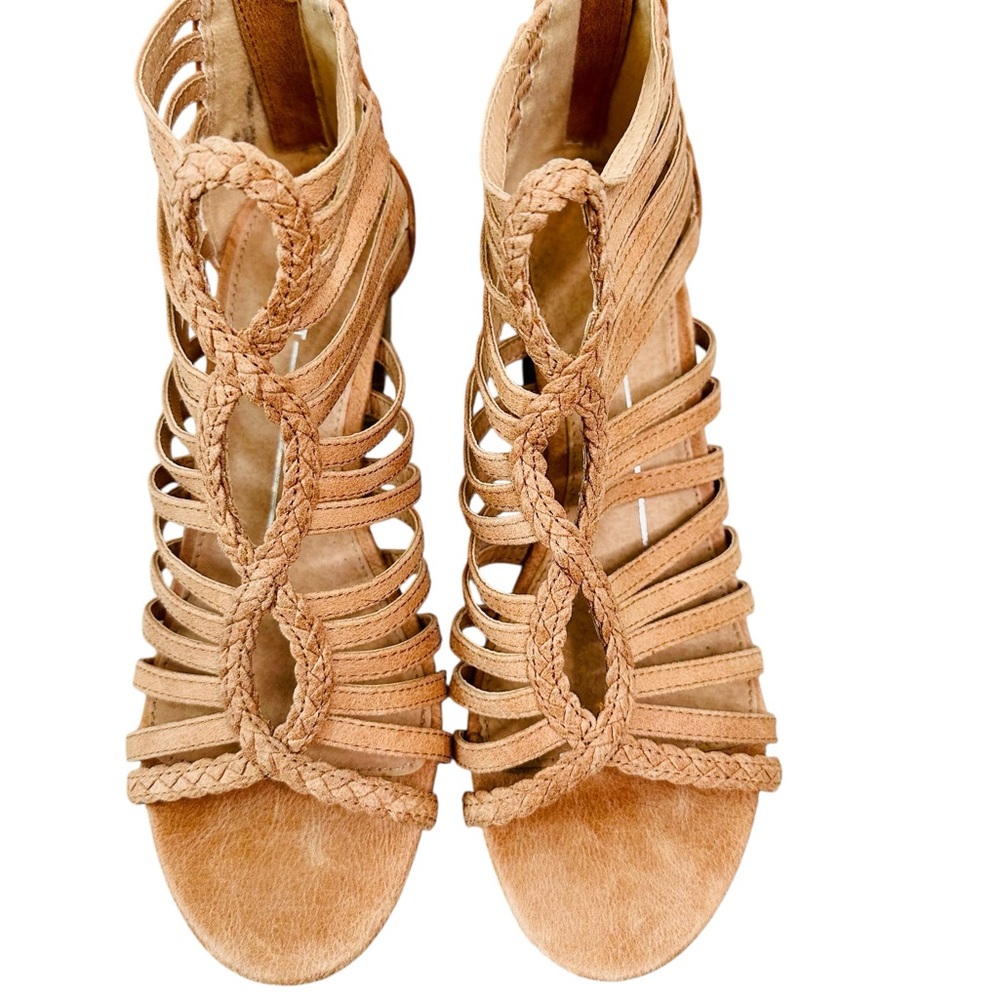 Report Tan Strappy Sandal Size 6